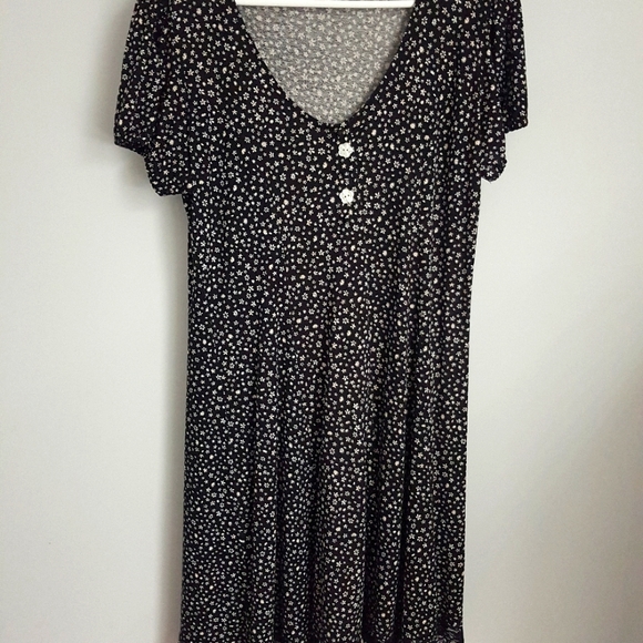 Dress - Picture 1 of 7